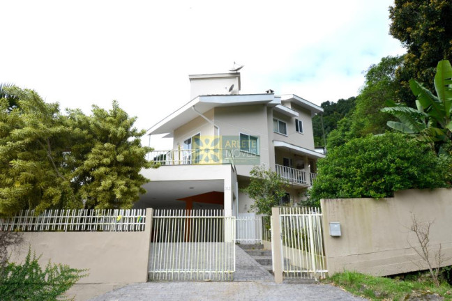 Imagem Casa com 5 Quartos à Venda, 400 m² em Centro - Porto Belo Imagem Casa com 5 Quartos à Venda, 400 m² em Centro - Porto Belo