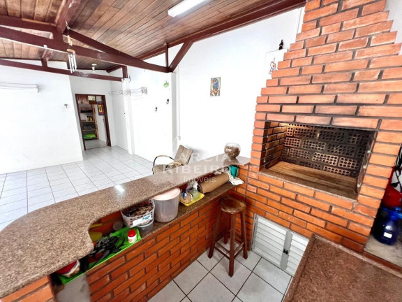 Imagem Casa com 3 Quartos à Venda, 169 m² em Trindade - Florianópolis