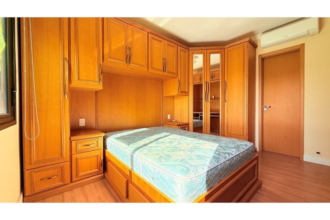 Imagem Apartamento com 2 Quartos à Venda, 70 m² em Menino Deus - Porto Alegre