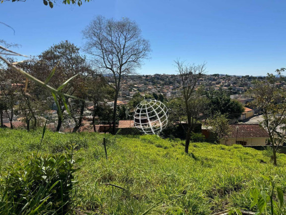 Terreno à Venda, 300 m² em Jardim Maristela - Atibaia