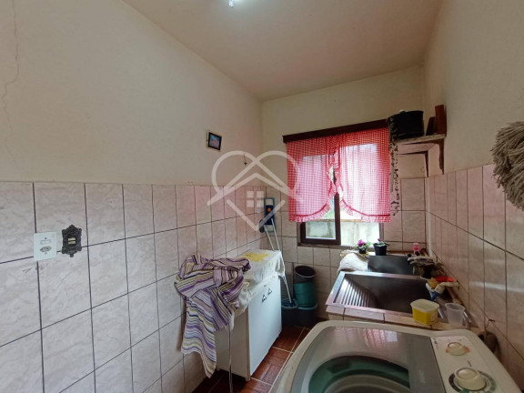 Imagem Casa com 5 Quartos à Venda, 220 m²