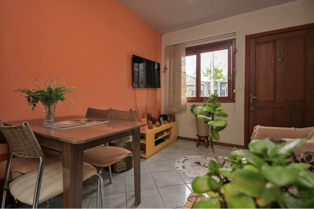 Imagem Casa com 2 Quartos à Venda, em Hípica - Porto Alegre Imagem Casa com 2 Quartos à Venda, em Hípica - Porto Alegre