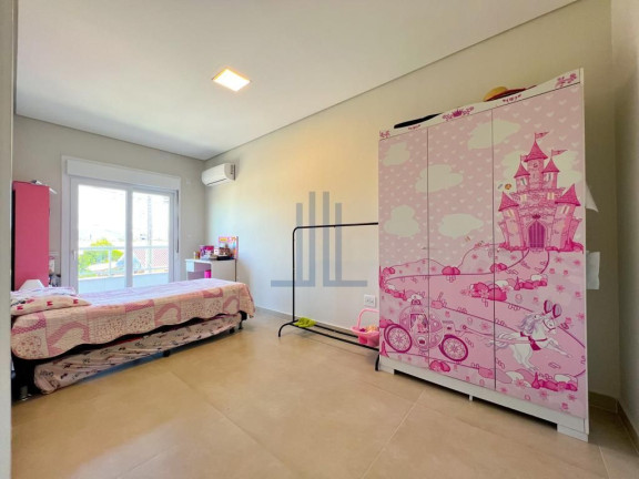 Imagem Casa com 3 Quartos à Venda, 137 m² em Tomazetti - Santa Maria