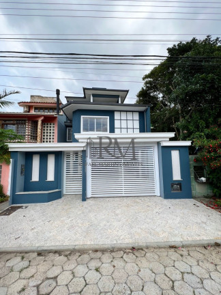 Imagem Imóvel com 3 Quartos à Venda, 250 m² em Rio Tavares - Florianópolis Imagem Imóvel com 3 Quartos à Venda, 250 m² em Rio Tavares - Florianópolis