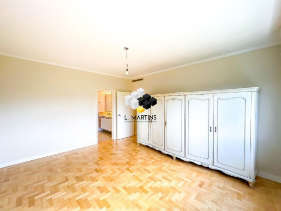 Imagem Apartamento com 4 Quartos à Venda, 226 m² em Moinhos De Vento - Porto Alegre