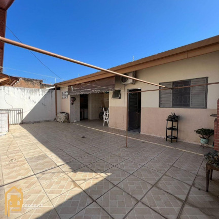Imagem Casa com 4 Quartos à Venda, 200 m² em Jardim Ana Emilia - Taubaté Imagem Casa com 4 Quartos à Venda, 200 m² em Jardim Ana Emilia - Taubaté