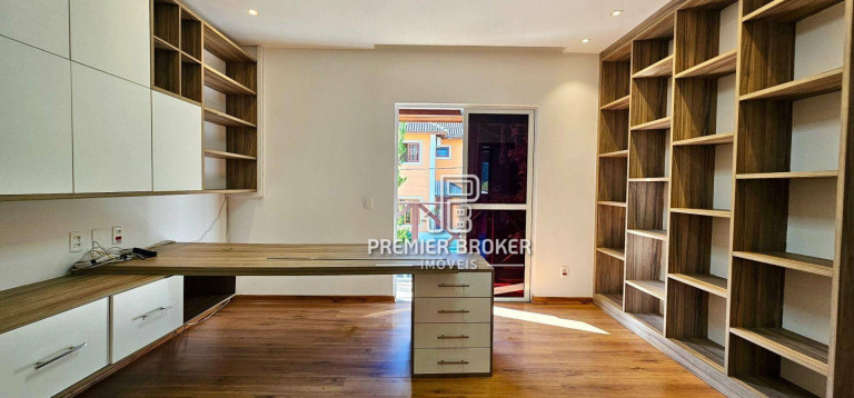 Imagem Casa com 3 Quartos à Venda, 248 m² em Vargem Grande - Teresópolis
