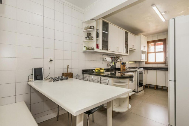 Imagem Imóvel com 3 Quartos à Venda,  em Cavalhada - Porto Alegre