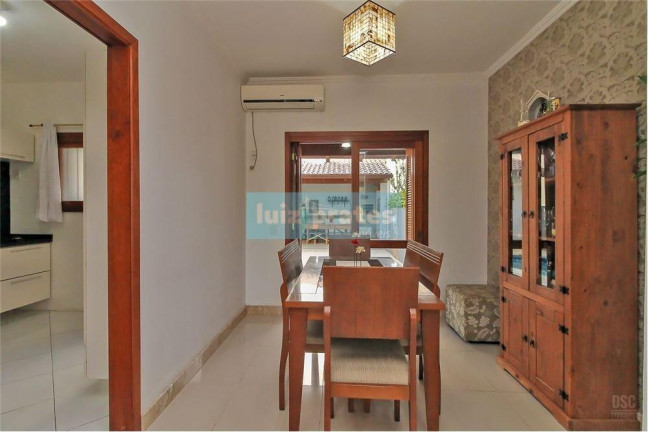 Imagem Casa com 3 Quartos à Venda, 140 m² em Hípica - Porto Alegre