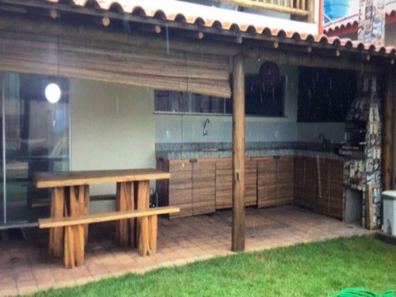 Imagem Casa com 3 Quartos à Venda, 267 m² em Centro - Santa Cruz Cabrália