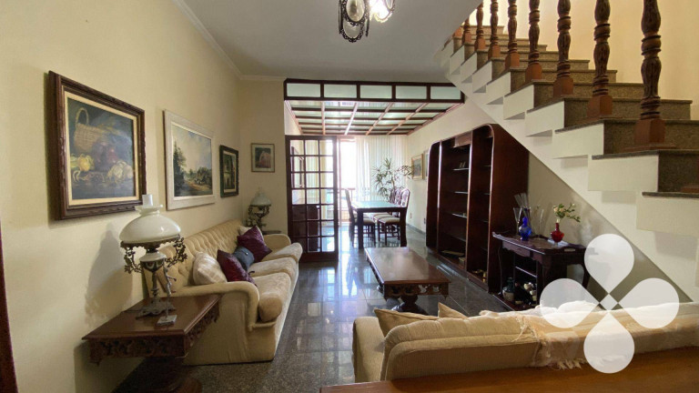 Imóvel com 3 Quartos à Venda, 296 m² em Aparecida - Santos