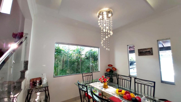 Imagem Sobrado com 4 Quartos à Venda, 292 m² em Chácara Cachoeira - Campo Grande Imagem Sobrado com 4 Quartos à Venda, 292 m² em Chácara Cachoeira - Campo Grande