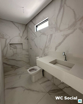 Imagem Casa com 3 Quartos à Venda, 200 m²