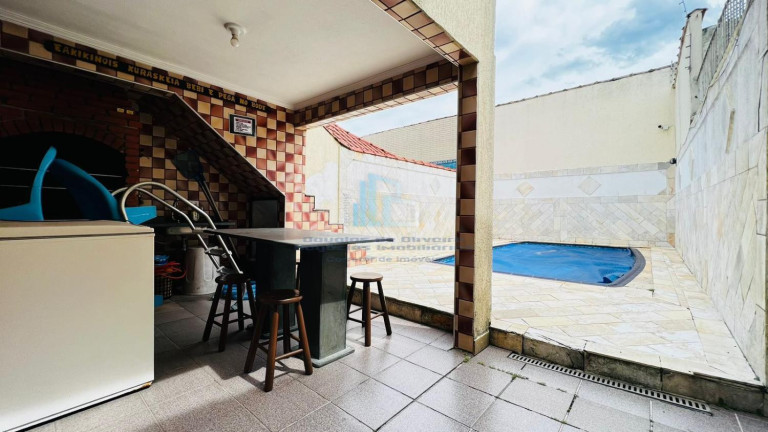 Imagem Casa com 3 Quartos à Venda, em Maracanã - Praia Grande Imagem Casa com 3 Quartos à Venda, em Maracanã - Praia Grande