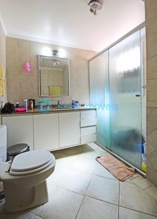 Imagem Casa com 3 Quartos à Venda, 179 m² em Cristal - Porto Alegre Imagem Casa com 3 Quartos à Venda, 179 m² em Cristal - Porto Alegre