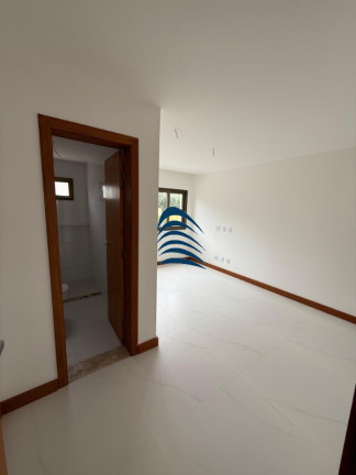 Imagem Casa com 5 Quartos à Venda, 206 m² em Buraquinho - Lauro De Freitas