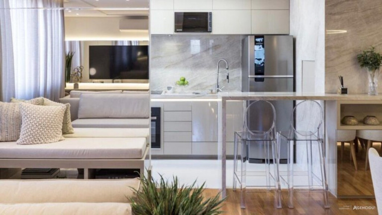 Imagem Imóvel com 2 Quartos à Venda, 57 m² em Menino Deus - Porto Alegre Imagem Imóvel com 2 Quartos à Venda, 57 m² em Menino Deus - Porto Alegre