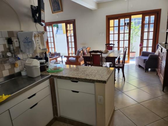 Imagem Sobrado com 4 Quartos à Venda, 204 m² em Santana - Pindamonhangaba
