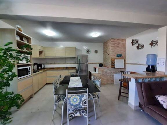 Imagem Casa com 3 Quartos para Temporada, 1 m² em Bombas - Bombinhas Imagem Casa com 3 Quartos para Temporada, 1 m² em Bombas - Bombinhas
