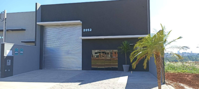 Imóvel Comercial à Venda, 330 m² em Arapongas
