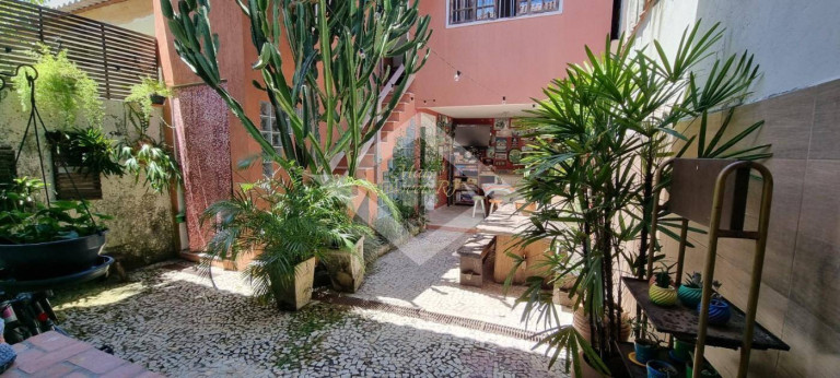 Imagem Casa com 3 Quartos à Venda, 180 m² em Piratininga - Niterói