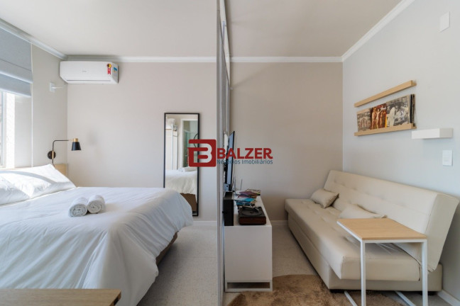 Imagem Apartamento com 1 Quarto à Venda, 54 m² em Centro - Florianópolis