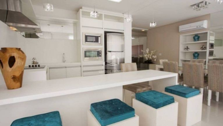 Imagem Apartamento com 3 Quartos para Alugar, 133 m² em Centro - Balneário Camboriú