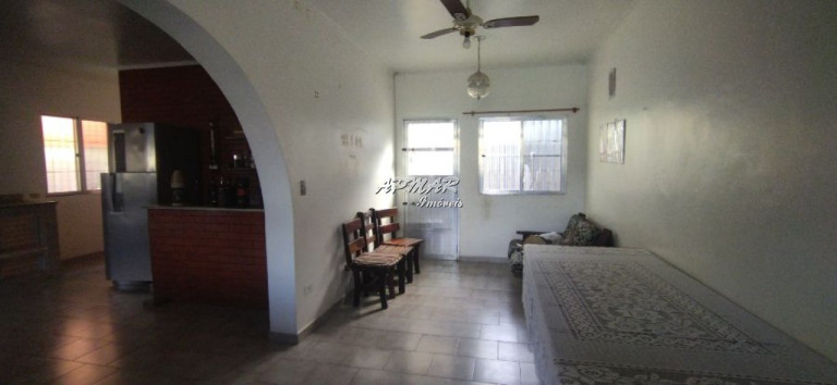 Imagem Casa com 4 Quartos para Alugar, em Solemar - Praia Grande Imagem Casa com 4 Quartos para Alugar, em Solemar - Praia Grande