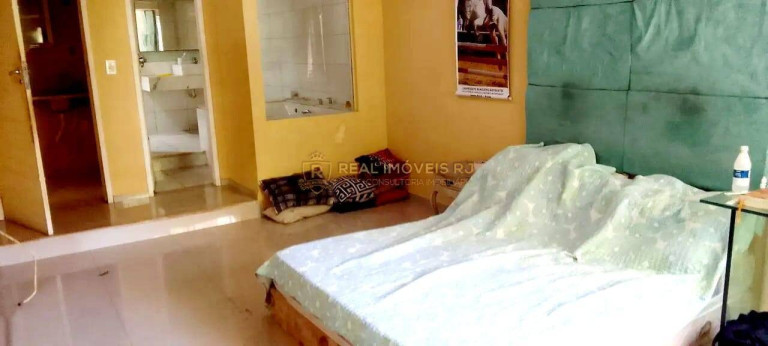 Imagem Casa com 5 Quartos à Venda, 220 m² em Laranjeiras - Rio De Janeiro Imagem Casa com 5 Quartos à Venda, 220 m² em Laranjeiras - Rio De Janeiro
