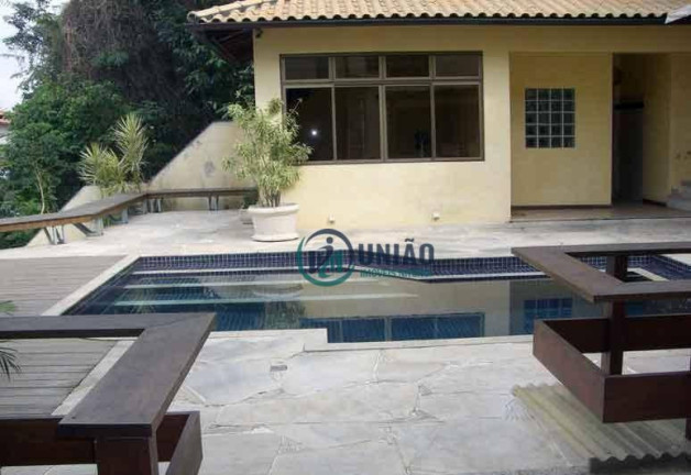 Casa com 4 Quartos à Venda, 960 m² em São Francisco - Niterói