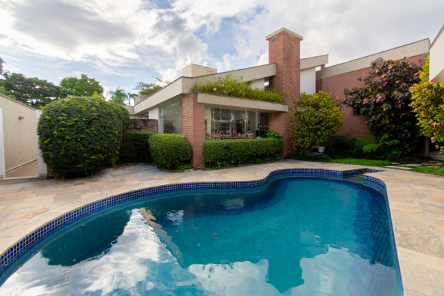 Casa com 7 Quartos à Venda, 495 m² em Alto De Pinheiros - São Paulo