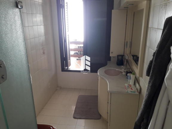 Imagem Casa com 5 Quartos à Venda, 703 m² em Duque De Caxias - Santa Maria