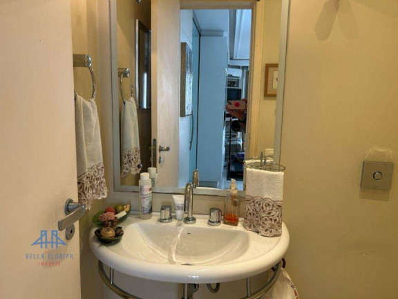 Imagem Apartamento com 3 Quartos à Venda, 109 m² em Centro - Florianópolis Imagem Apartamento com 3 Quartos à Venda, 109 m² em Centro - Florianópolis