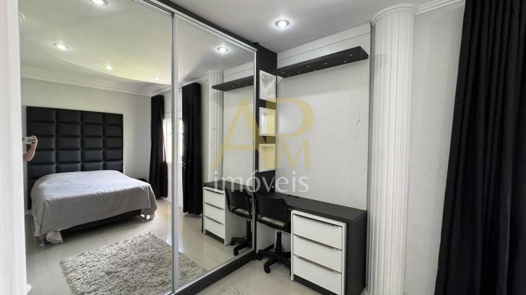 Imagem Casa com 4 Quartos à Venda, 286 m² em Praia João Rosa - Biguaçu Imagem Casa com 4 Quartos à Venda, 286 m² em Praia João Rosa - Biguaçu