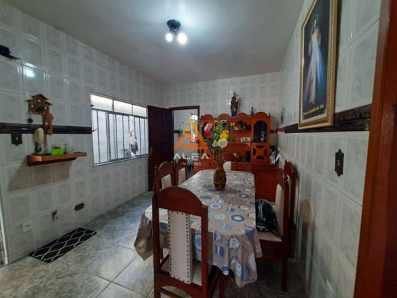 Imagem Casa com 6 Quartos à Venda, 96 m²