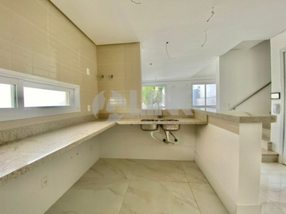 Imagem Imóvel com 3 Quartos à Venda, 154 m² em Vila Assunção - Porto Alegre Imagem Imóvel com 3 Quartos à Venda, 154 m² em Vila Assunção - Porto Alegre