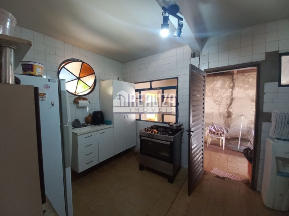 Imagem Casa com 3 Quartos à Venda, 300 m² em Conjunto Pontal - Uberaba Imagem Casa com 3 Quartos à Venda, 300 m² em Conjunto Pontal - Uberaba