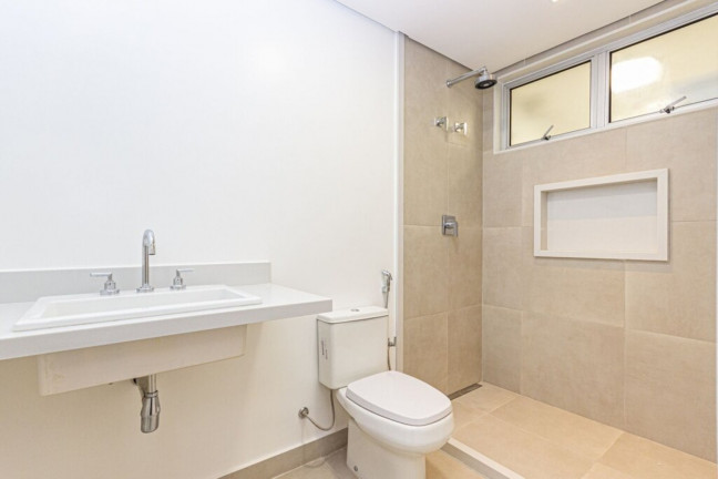 Imagem Imóvel com 3 Quartos à Venda, 129 m² em Copacabana - Rio De Janeiro Imagem Imóvel com 3 Quartos à Venda, 129 m² em Copacabana - Rio De Janeiro