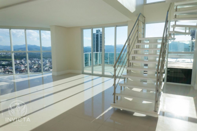 Imagem Cobertura com 3 Quartos à Venda, 246 m² em Centro - Balneário Camboriú Imagem Cobertura com 3 Quartos à Venda, 246 m² em Centro - Balneário Camboriú