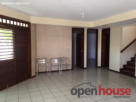 Casa com 5 Quartos à Venda, 260 m² em Capim Macio - Natal