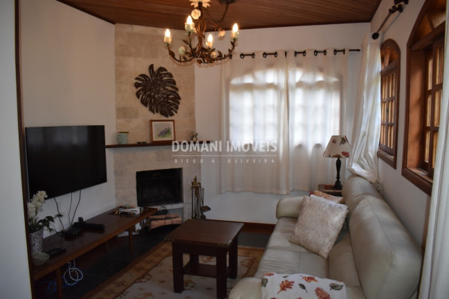 Imagem Casa com 4 Quartos à Venda, 300 m² em Região De Capivari - Campos Do Jordão Imagem Casa com 4 Quartos à Venda, 300 m² em Região De Capivari - Campos Do Jordão