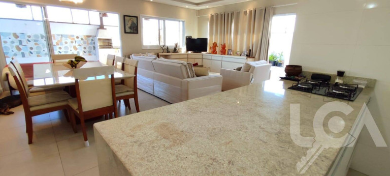 Imagem Casa com 3 Quartos à Venda, 256 m² em Pontal De Santa Marina - Caraguatatuba