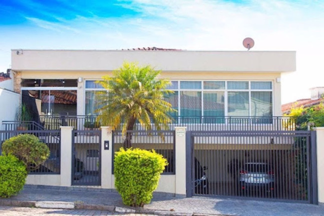 Casa com 4 Quartos à Venda, 325 m² em Centro - Atibaia