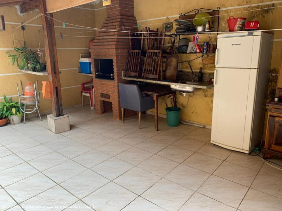 Imagem Casa com 3 Quartos à Venda, 200 m² em Interlagos - São Paulo