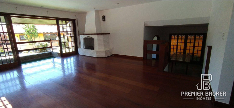 Imagem Casa com 4 Quartos à Venda, 350 m² em Comary - Teresópolis