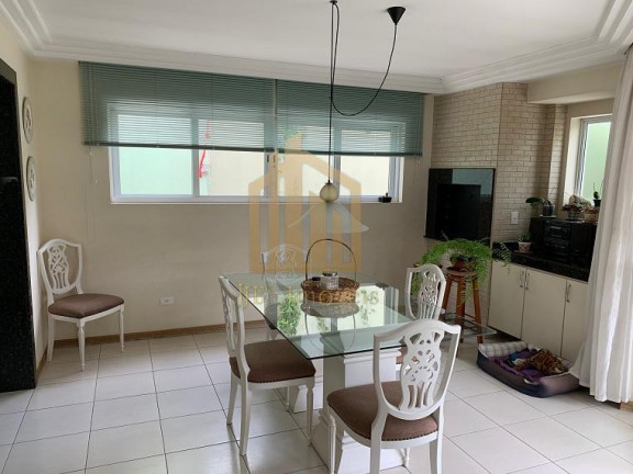 Imagem Casa com 3 Quartos à Venda, 304 m² em Uberaba - Curitiba