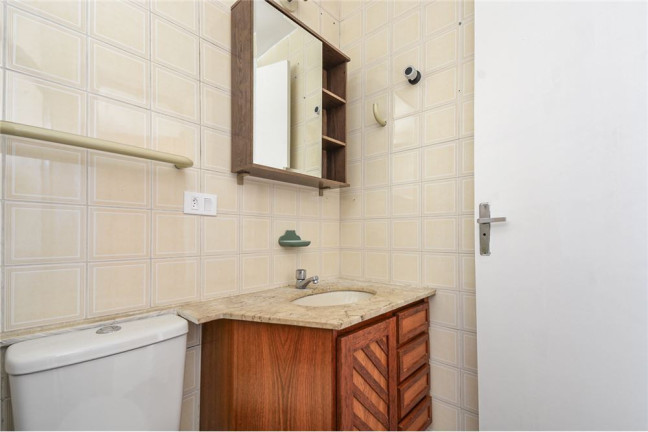 Imagem Imóvel com 1 Quarto à Venda, em Moema - São Paulo Imagem Imóvel com 1 Quarto à Venda, em Moema - São Paulo