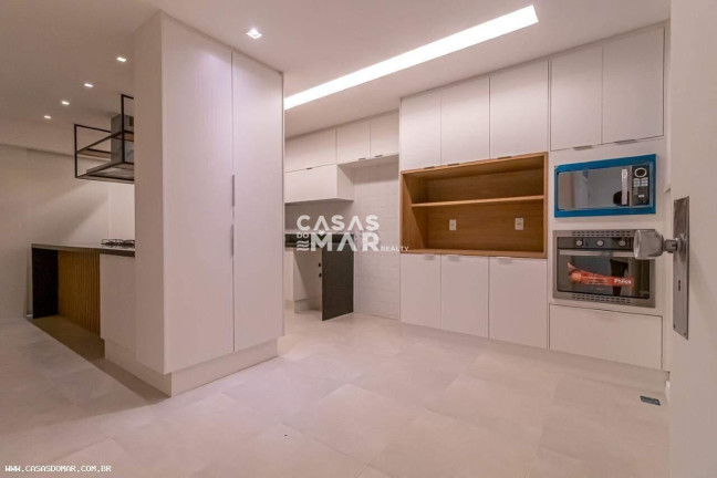 Imagem Imóvel com 4 Quartos à Venda, 330 m² em Copacabana - Rio De Janeiro Imagem Imóvel com 4 Quartos à Venda, 330 m² em Copacabana - Rio De Janeiro