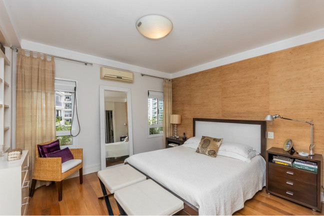 Imagem Imóvel com 3 Quartos à Venda, 243 m² em Vila Uberabinha - São Paulo