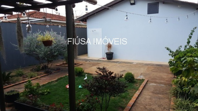 Imagem Casa com 3 Quartos à Venda, em Centro - Brodowski Imagem Casa com 3 Quartos à Venda, em Centro - Brodowski